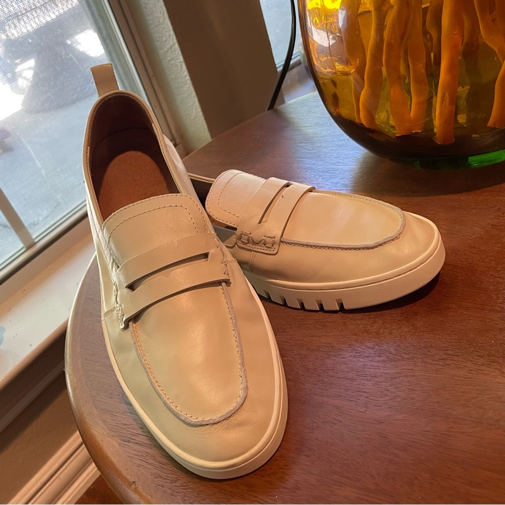 Vionic Uptown Loafer – Size 9.5 Wide (Cream, Bone / Off-White) – BD-12-2023 9.5W